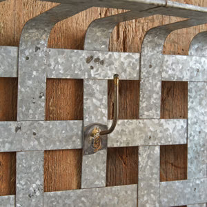 Edison Metal Wreath Holder