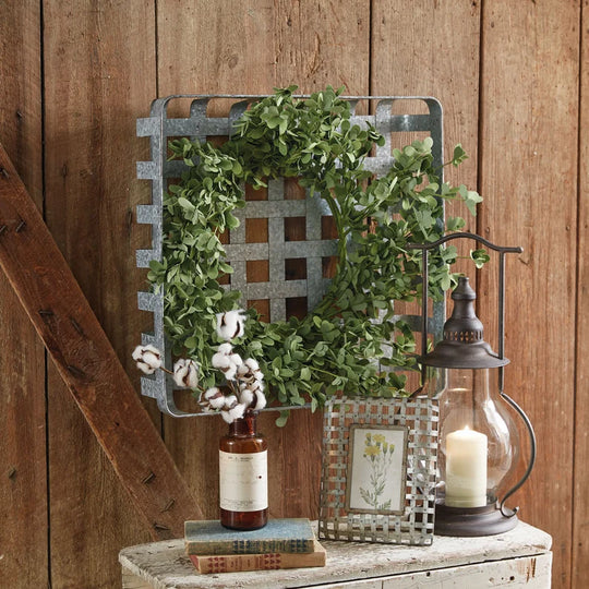 Edison Metal Wreath Holder