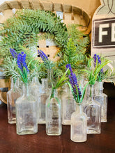 Load image into Gallery viewer, Vintage Bud Vases
